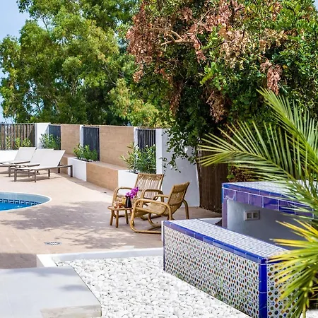 Luxury Alhambra Close To Sea And Centre