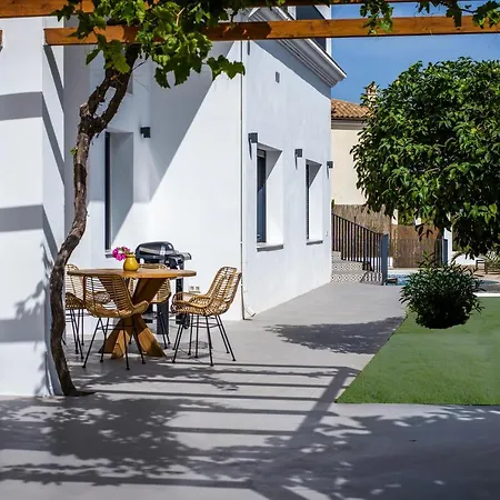 Luxury Alhambra Close To Sea And Centre Villa *