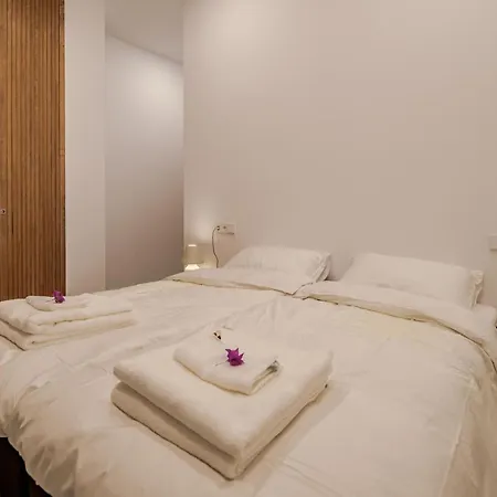 Luxury Alhambra Close To Sea And Centre Villa
