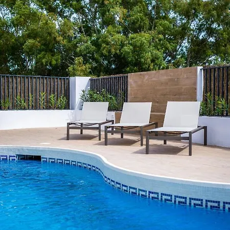 Luxury Alhambra Close To Sea And Centre Villa *
