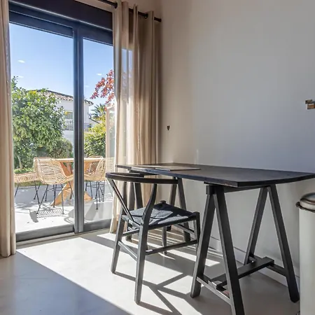 Luxury Alhambra Close To Sea And Centre
