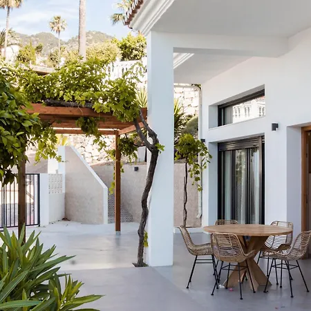 Villa Luxury Alhambra Close To Sea And Centre